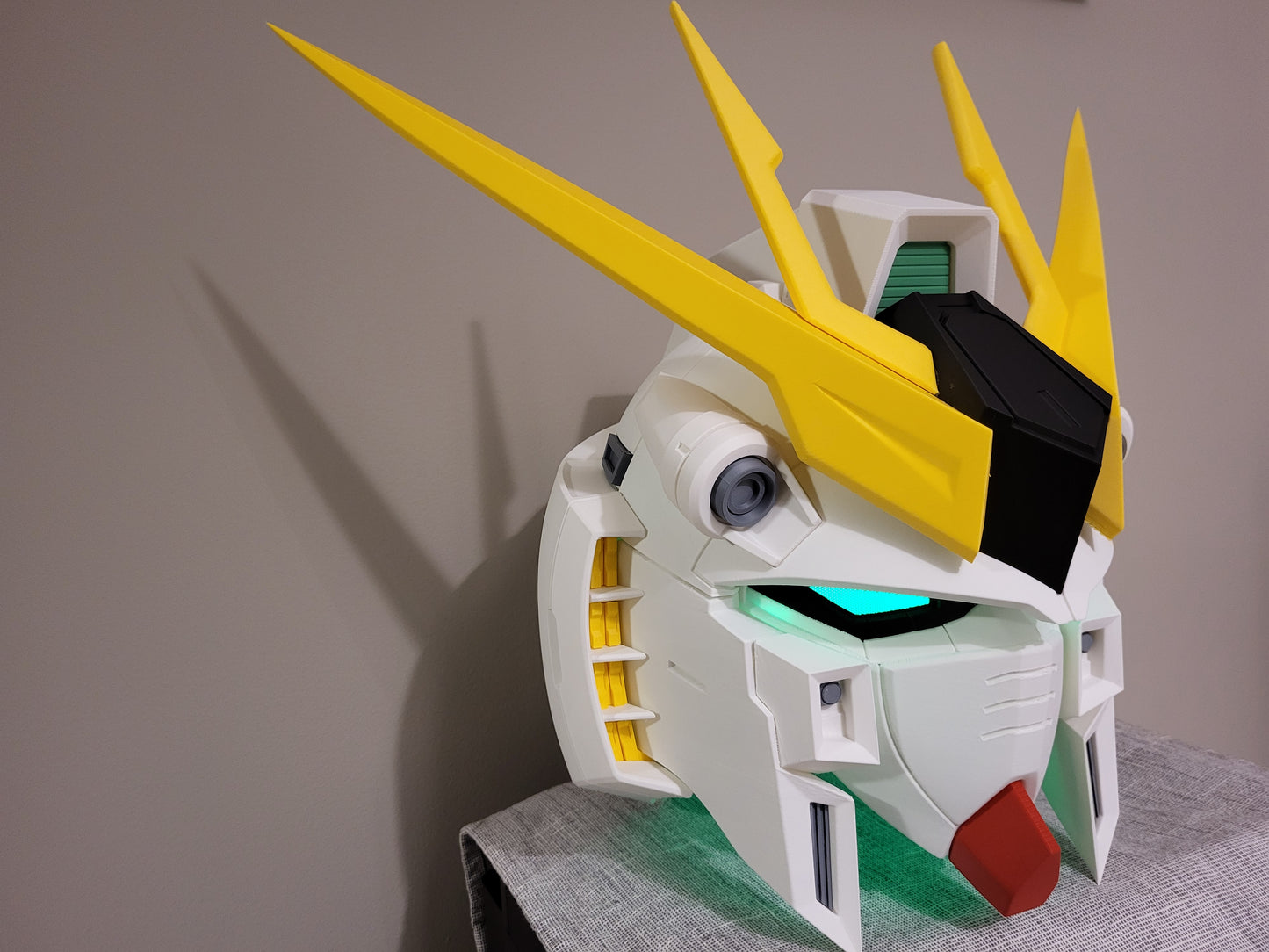 Wearable RX93 NU Gu dam Helmet